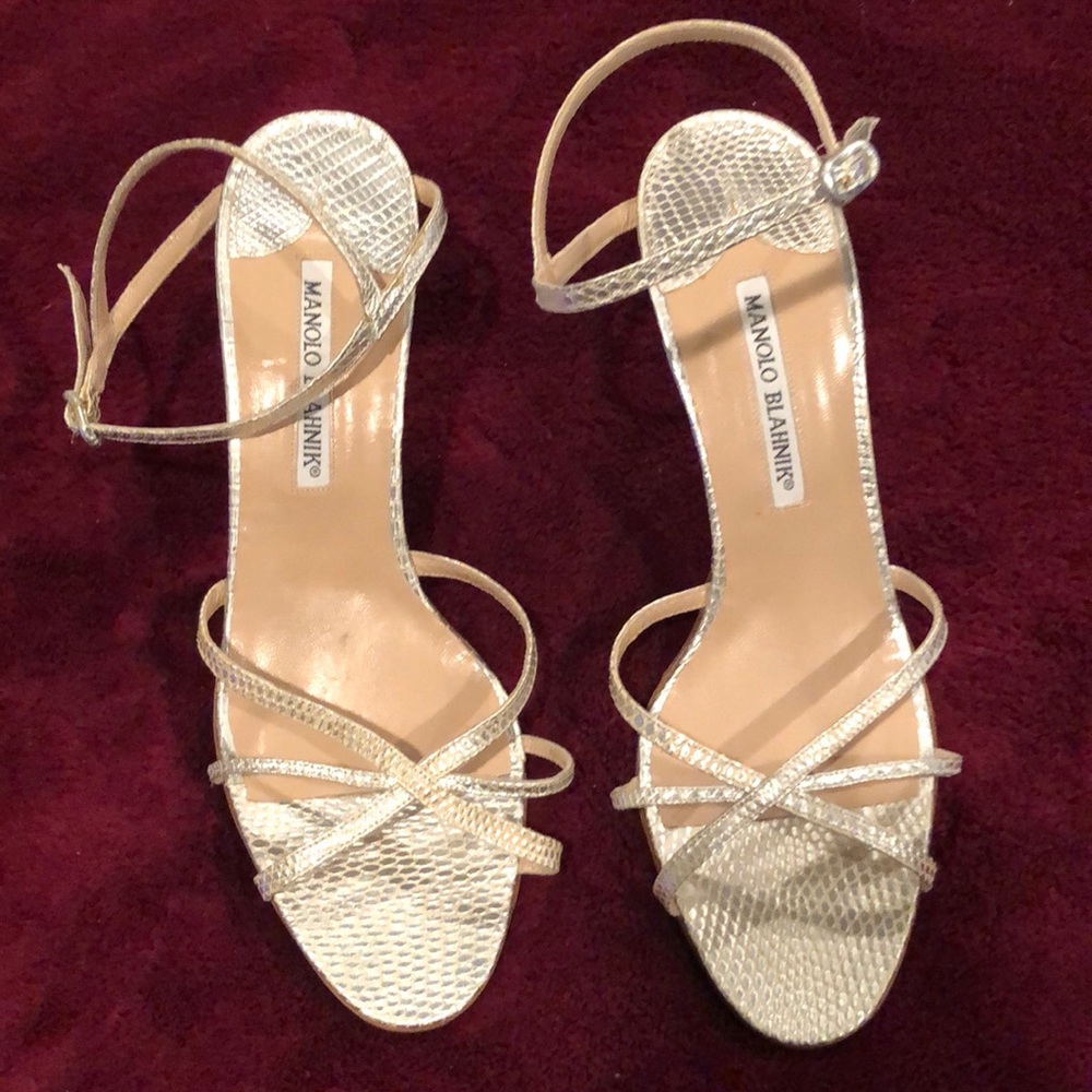 Beautiful elegant Manolo Blahniks!